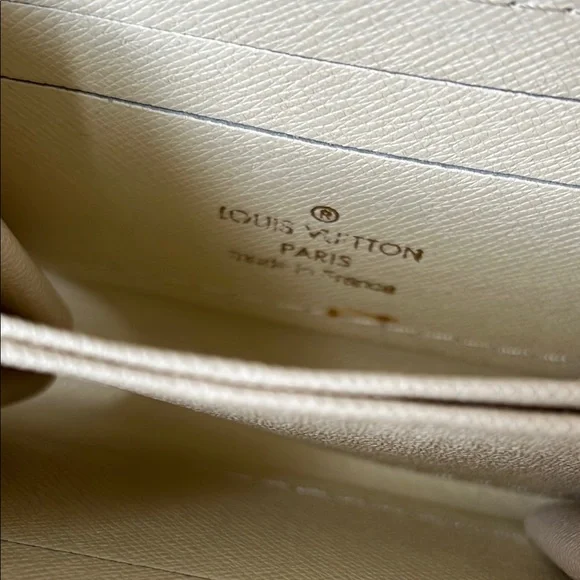 Louis Vuitton Checkered Wallet - Picture 4 of 6